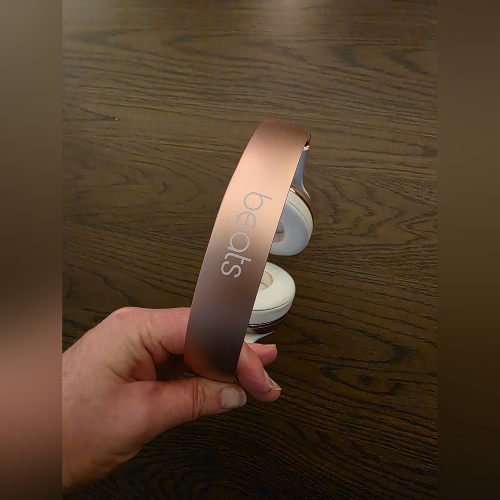 Beats Wireless Headphones - Rose Gold with White Ear Cushions - Picture 2 of 6